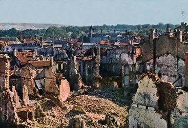 Utsikt over Verdun etter 8 måneders bombing, september 1916 (autokrom)